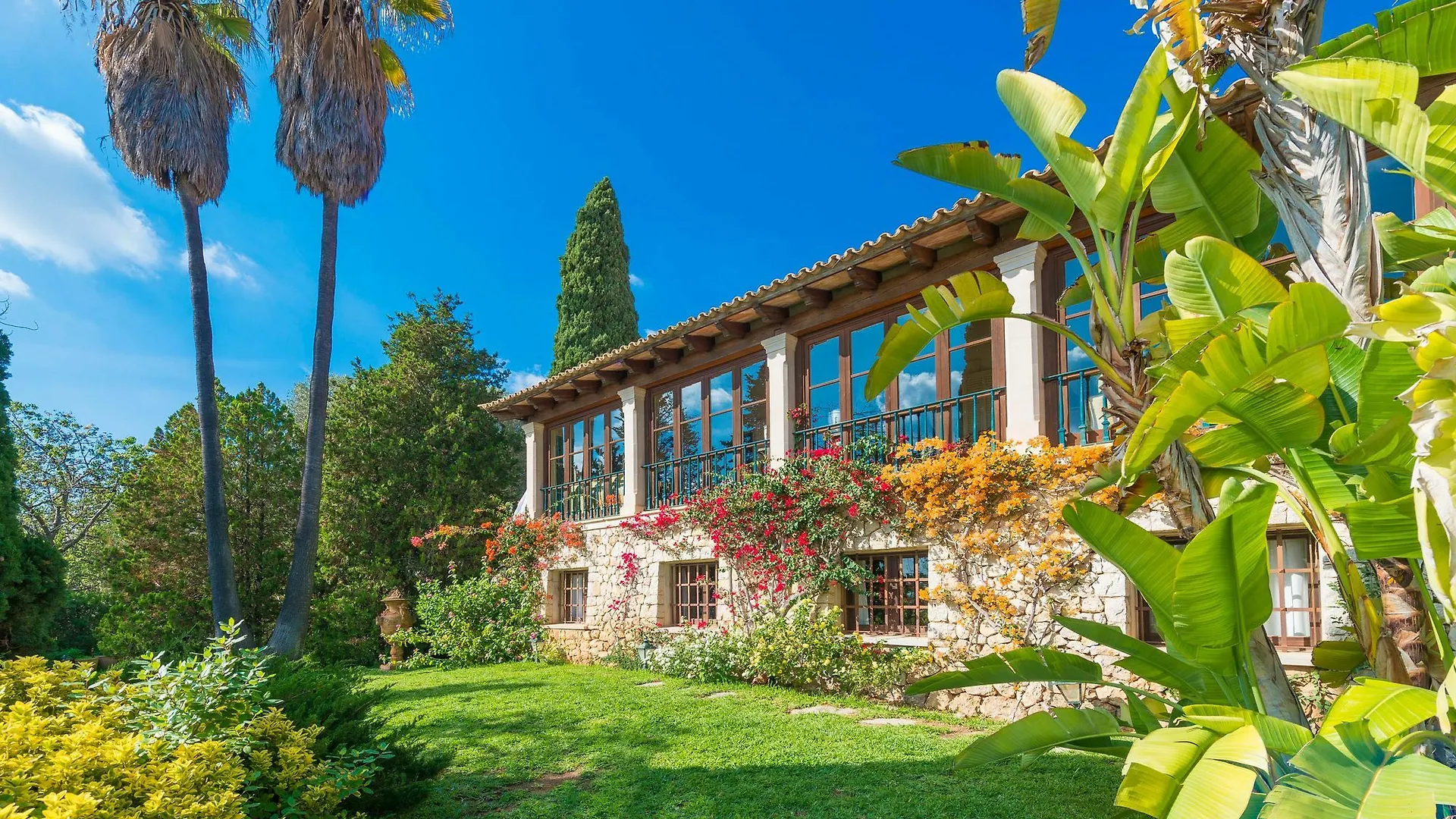 Villa Parisien Lloseta Spain